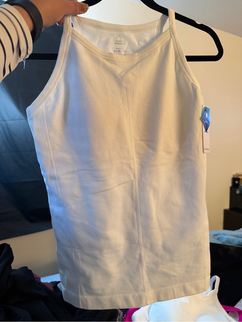 Attraco White High Neck Seamless Ribbed Tank Top Built-In Bra Size L NWT.